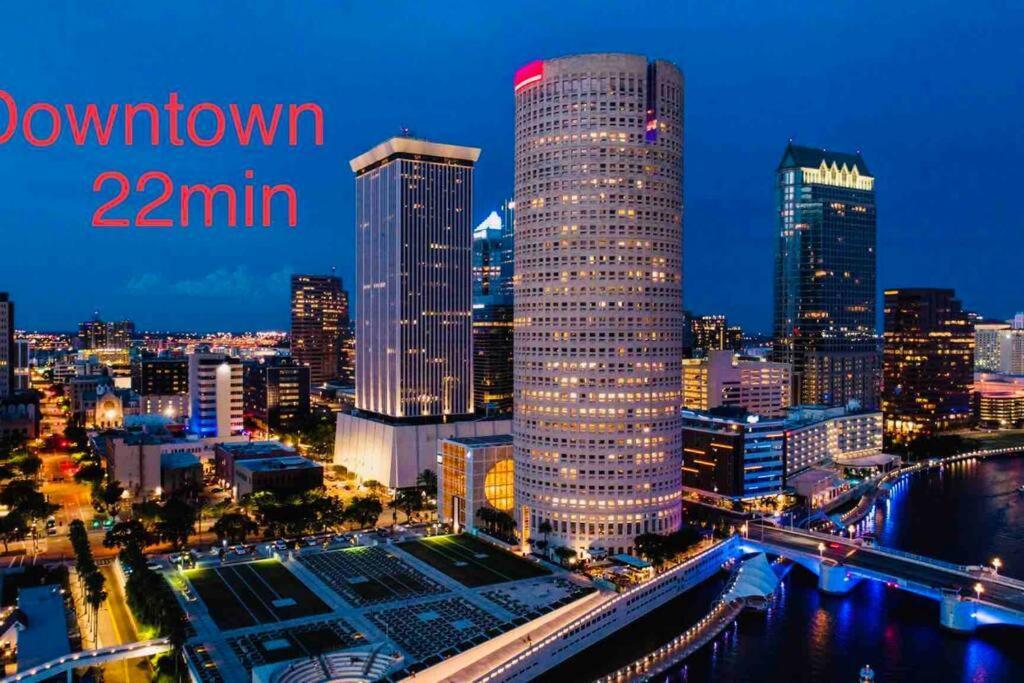 Grey Novo Studio + Free-Parking&Wifi Tampa Eksteriør billede